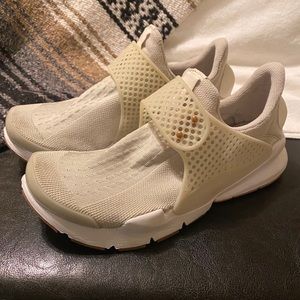 Nike Dart size 7 off white